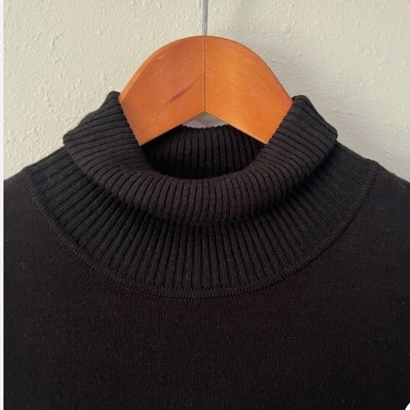 AGB Black Long Sleeve Dress with White Accents - Picture 4 of 5